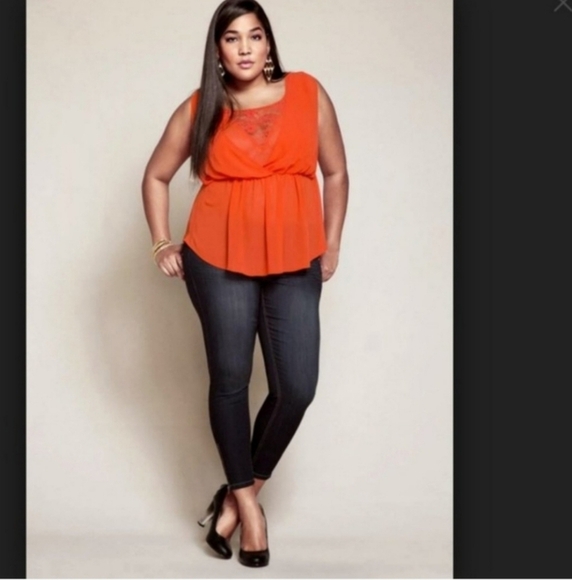 Torrid chiffon peplum tank size 2 - Picture 1 of 4